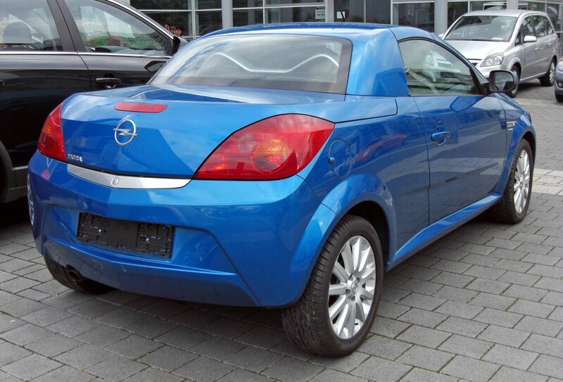 Opel_Tigra_TwinTop_20090614_rear