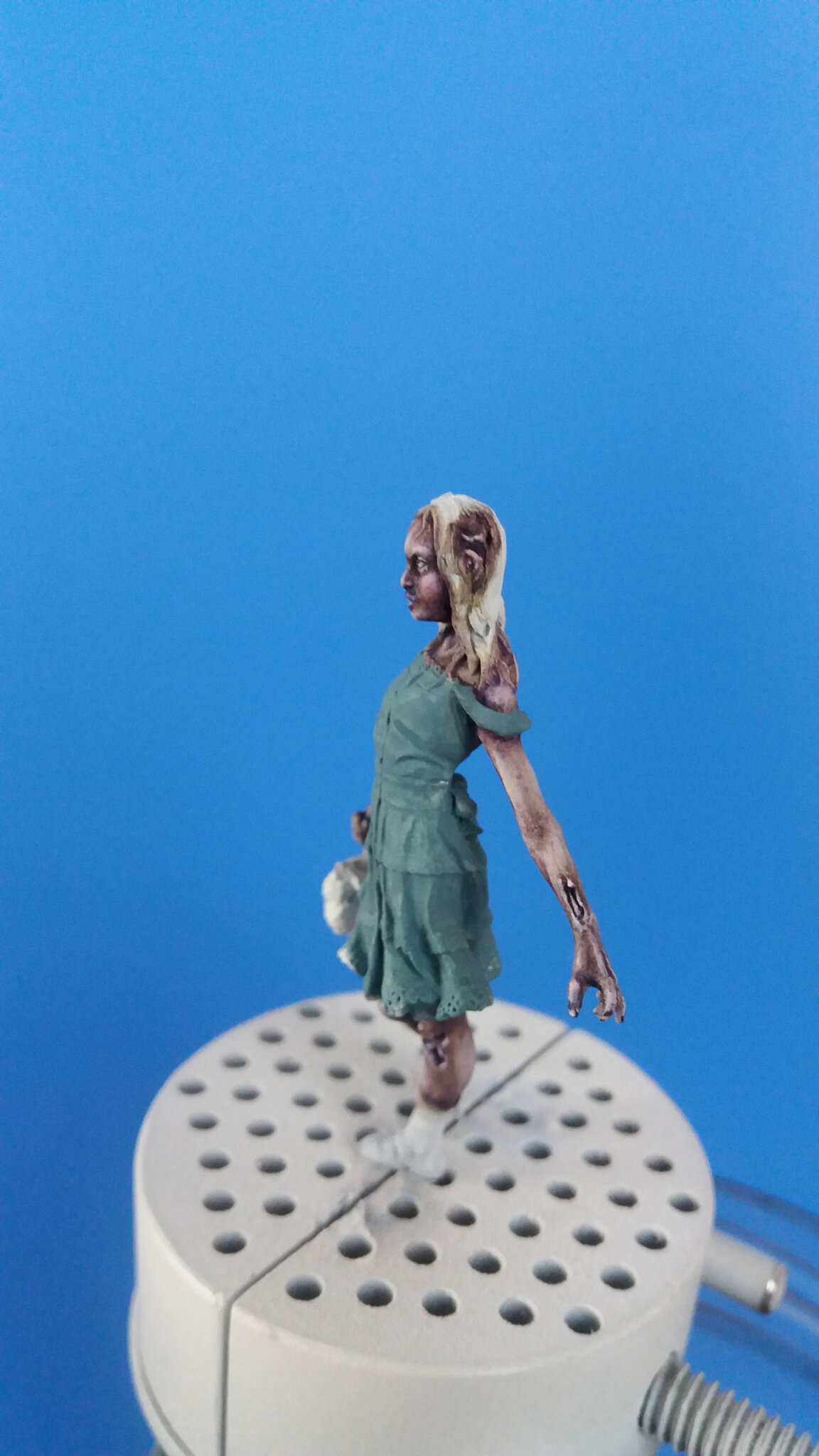 zombie girl - knight models FINIE 109266816_o