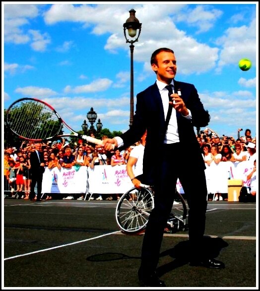 Le roi danse Macron tennis