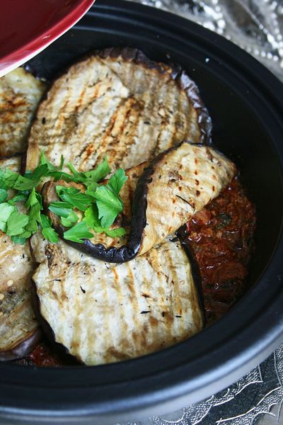 Tajine façon moussaka, à l’agneau et aubergine grillée Tajine façon moussaka, à l’agneau et aubergine grillée