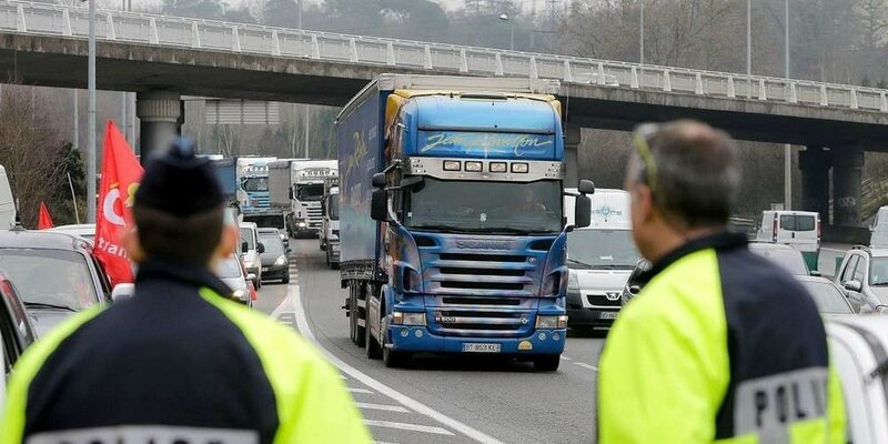 Opération « escargot », pénurie de carburant, colère des transporteurs : pourquoi ? Routiers