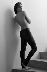 Alessandra_Sublet_nue_dans_FHM