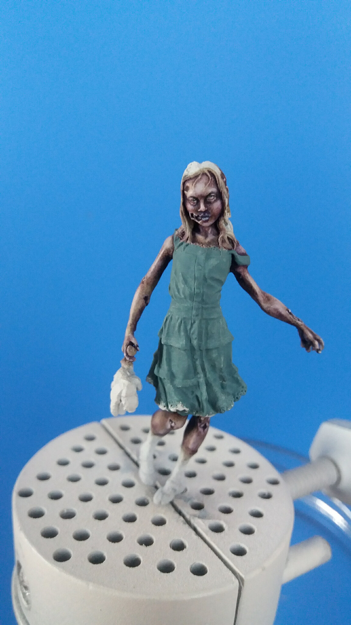 zombie girl - knight models FINIE 109266791_o