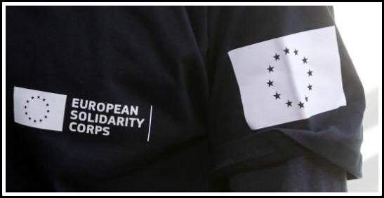 Corps européen de solidarité : l’UE veut institutionnaliser le tourisme humanitaire des jeunes ESC
