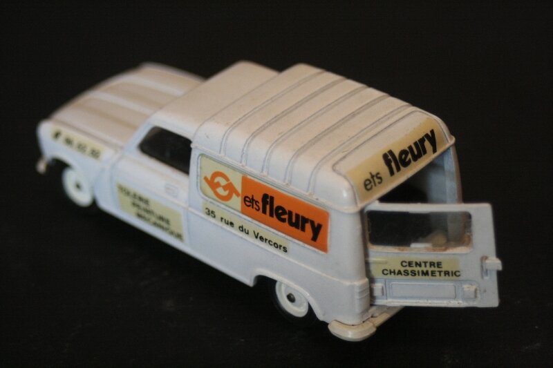 LES RENAULT 4 FOURGONNETTE 57593030
