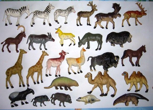 le rhinocéros d’Afrique Figurine publicitaire ancienne PRIOR animaux