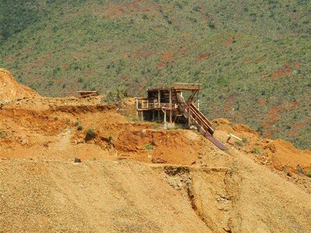 une_petite_mine_abandonn_e___kouaoua_1