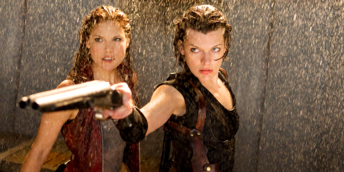 Ali Larter et Milla Jovovich