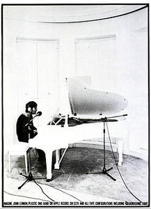250px_John_Lennon_Imagine_1971