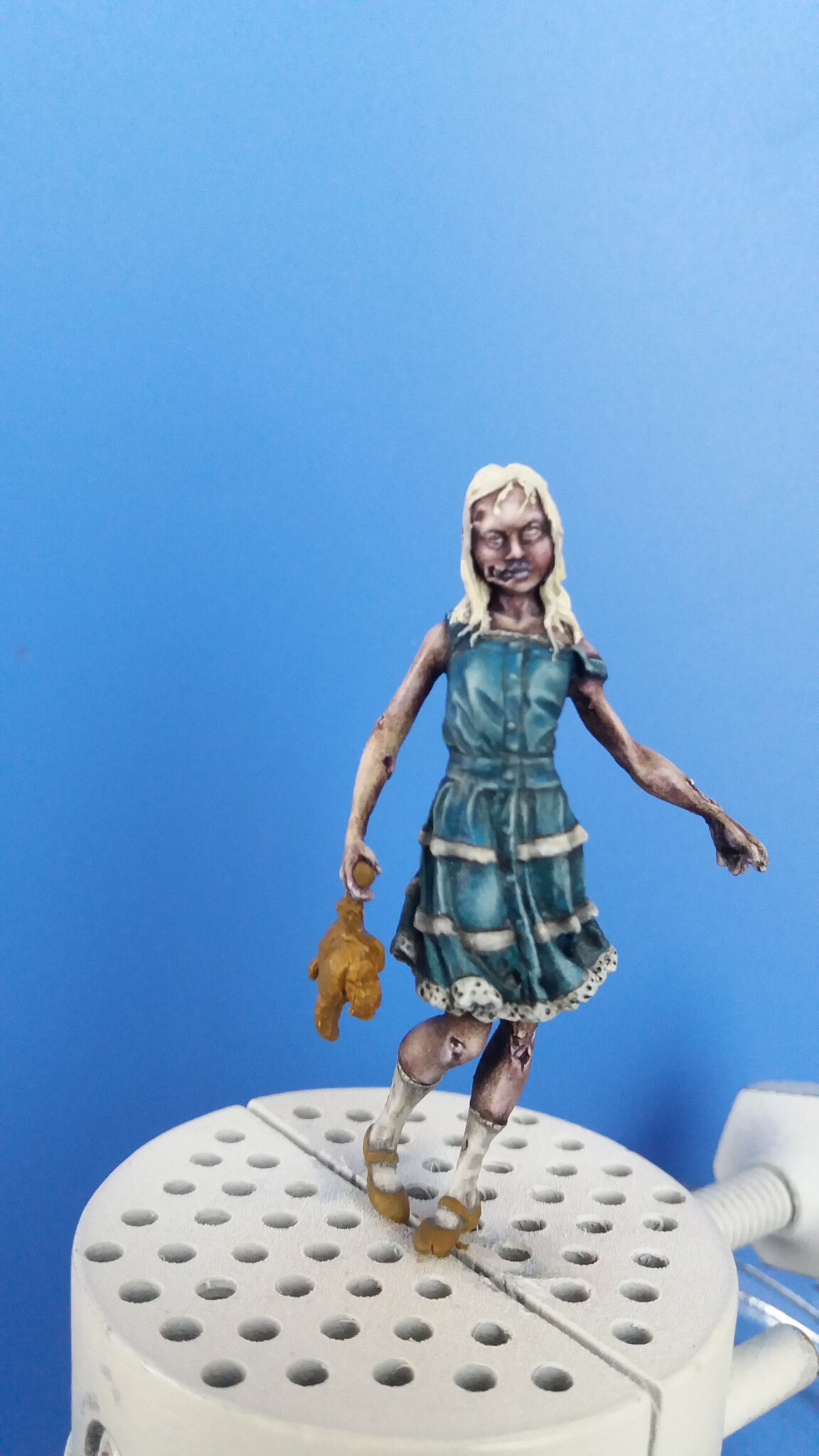 zombie girl - knight models FINIE 109550144_o