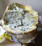 Fourme_dAmbert_entamee