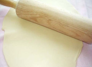 masa_4_apfelstrudel__estirar_masa_rodillo