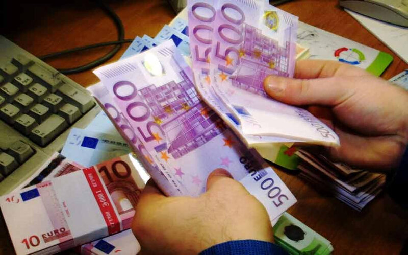 500euro_bills_web-thumb-large-3