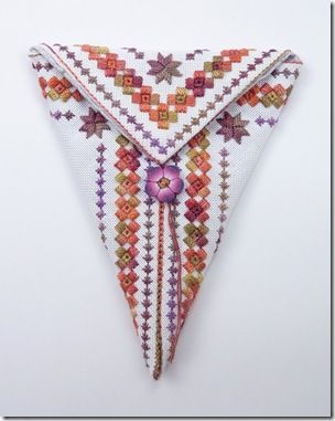 ensemble en hardanger ! pochette à ciseaux et poubelle à fils 50208185