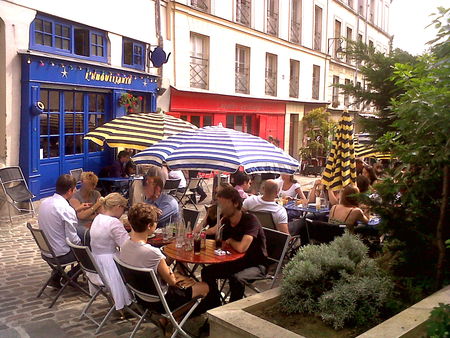 ®Esther à Paris