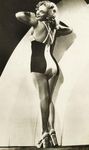 1947_MarilynPosePinUp_SwimsuitBicolor_00130