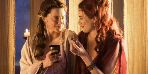 Lucy Lawless et Jaime Murray