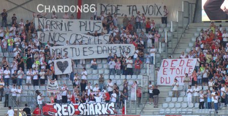 Hommage Rendu en tribune - Page 7 42847154_p