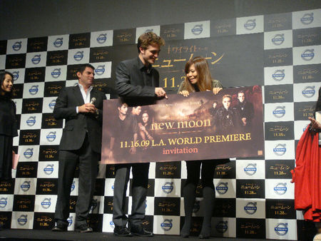 japon luna nueva robert pattinson