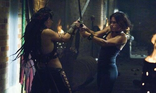 LEANNE LIEBENBERG face à RHONA MITRA
