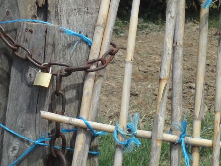 Portillon cadenas regardsetmaisons