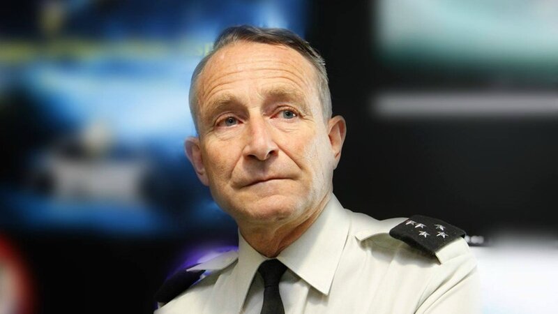 Pierre de Villiers, le général a décidé de l’ouvrir Pierre de Villiers 2