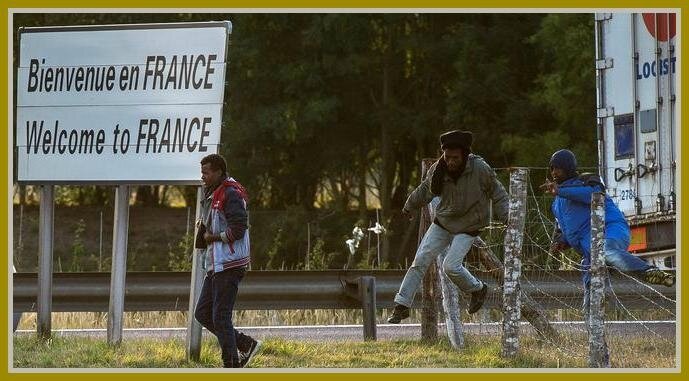 La dernière lubie du Secours catholique ? « Douche pour tous à Calais ! » Migrants à Calais