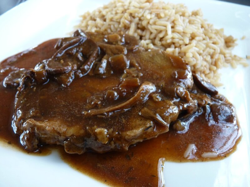Restaurant La Famiglia à Tanneron Porc sauce cèpes