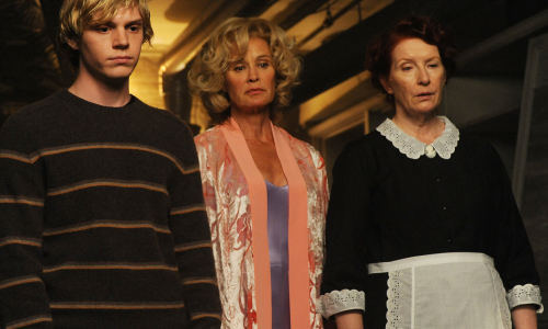 Evan Peters, Jessica Lange et Frances Conroy
