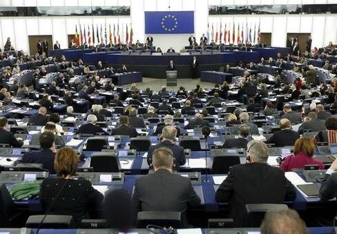 Règlement E-CARD : La Commission européenne souhaite euthanasier l’économie française Parlement UE Hemicycle