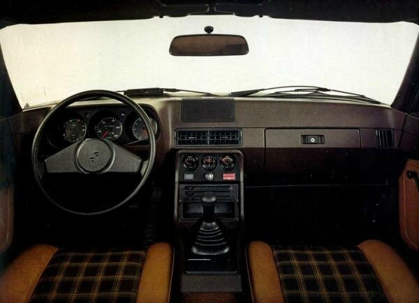 1978-porsche-924-dashboard-interior-car