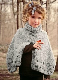Cape col roule Modele facile pour fillette La Malle aux Mille Mailles