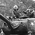 1954-02-17-korea-grenadier_palace-tank-020-1