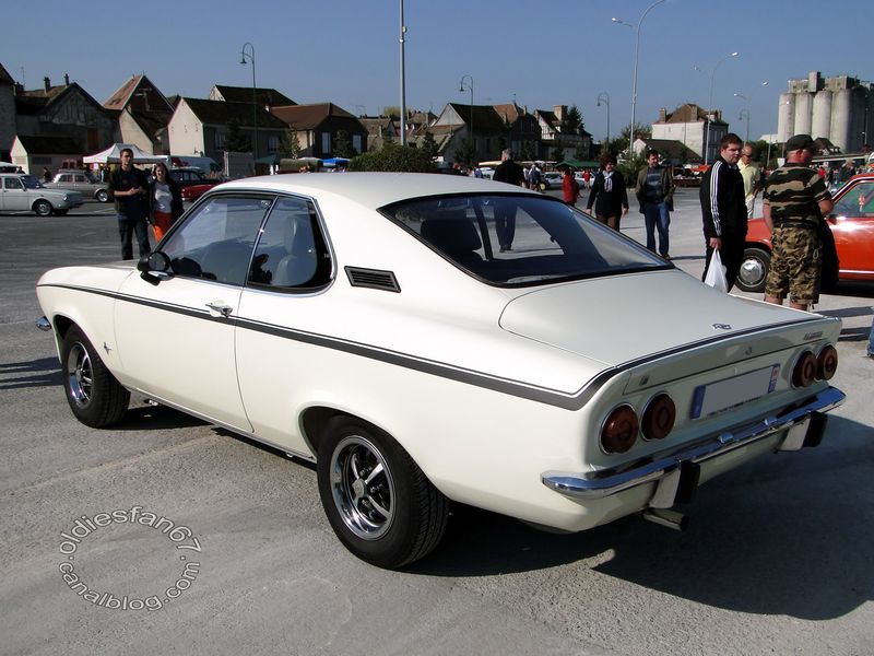 opel manta a 1600 s luxe sr 1970 auto retro du port de bray sur seine