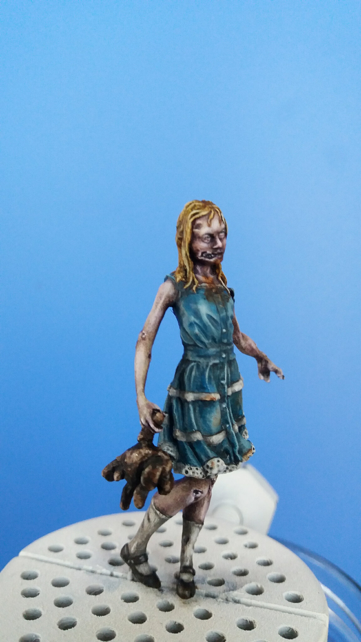 zombie girl - knight models FINIE 109613829_o