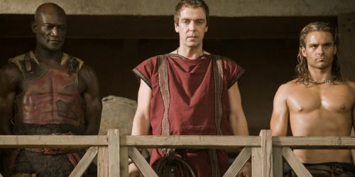 Peter Mensah, John Hannah et Dustin Clare