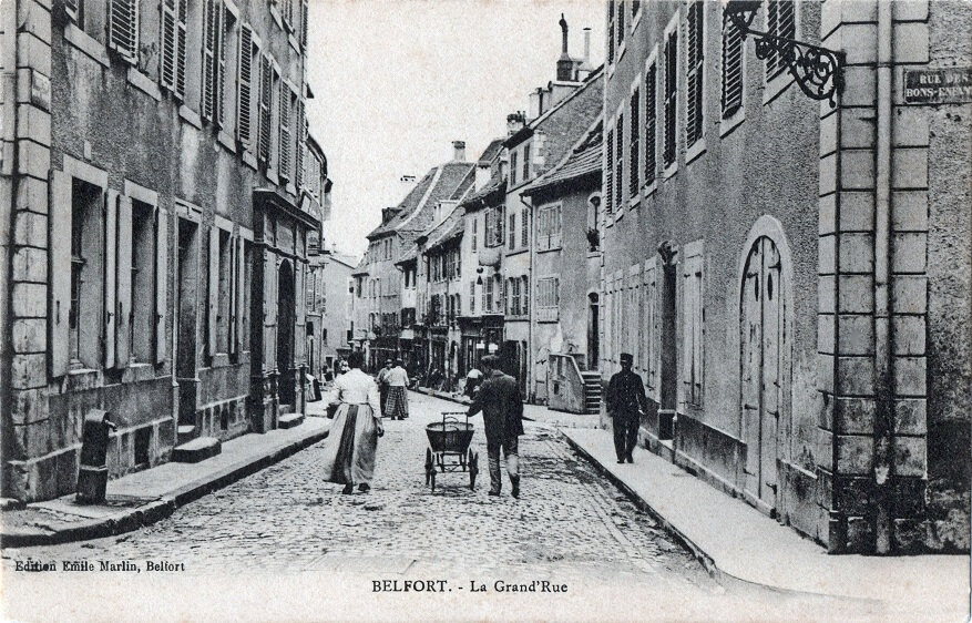 Carte postale avec légende erronée : Rue de la Grande Fontaine - LE  CARTOPHILION