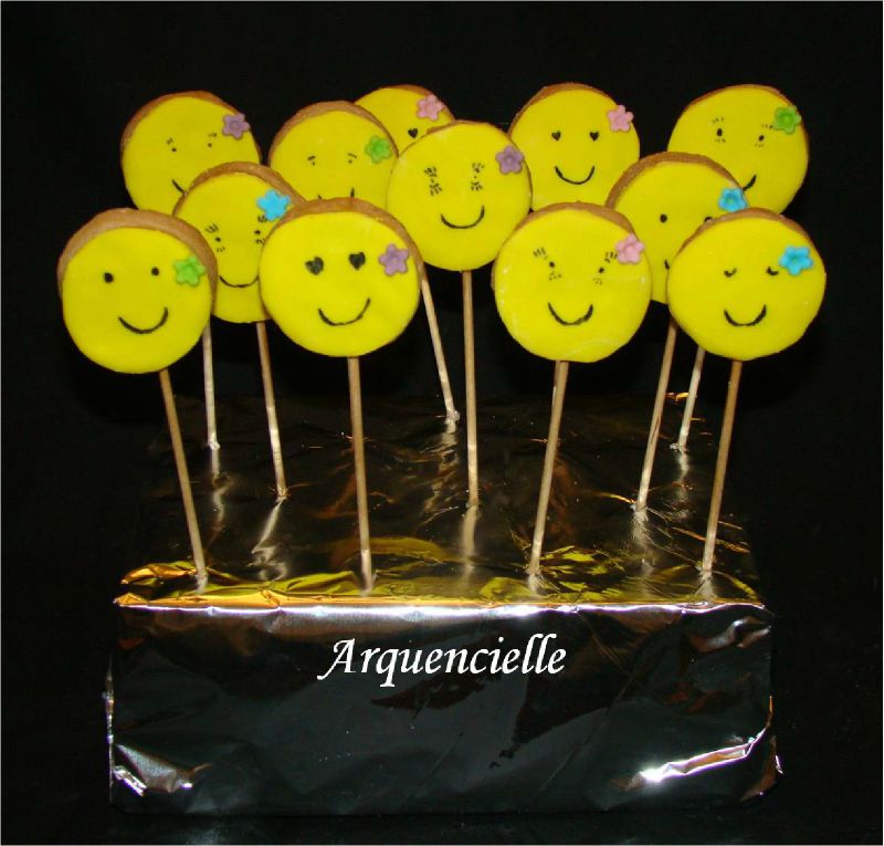 Décembre 2011 : biscuits décorés 70697944