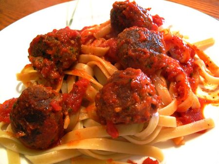 fettucini_sauces_tomates_aux_boulettes_de_tofu