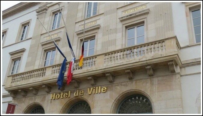 Cantines de Chalon : le rapporteur public souhaite le retour des plats de substitution au porc Hôtel de ville Châlon-sur-Saône