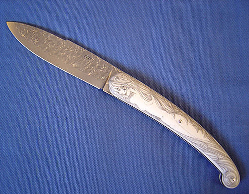 Richelieu invente le couteau de table 39352633