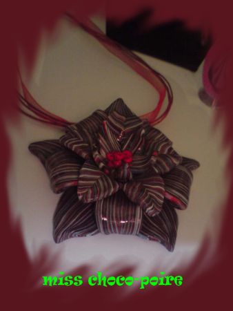 fleur_rayures_rouges