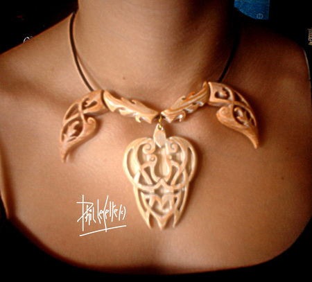 COLLIER_002