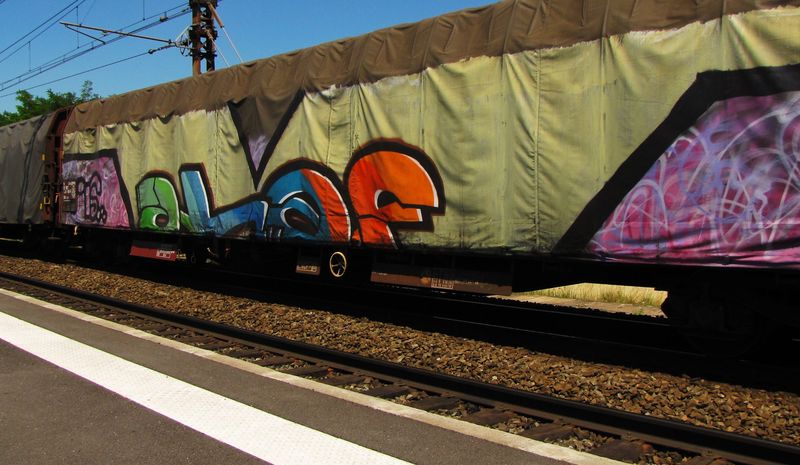 Graffiti art on trains - Densha Otaku 365　