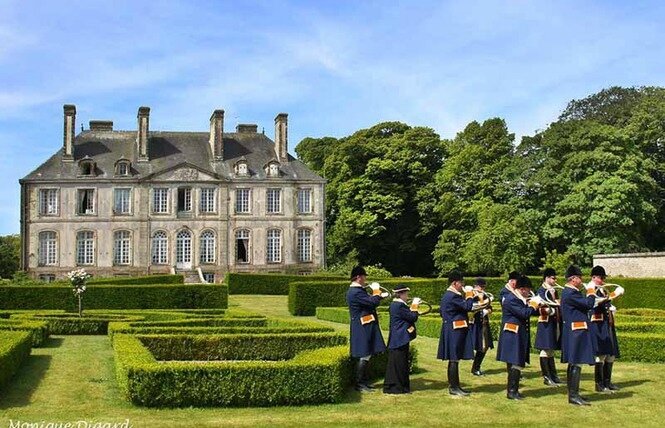 NORD COTENTIN: Il faut sauver le chateau de CARNEVILLE de la mérule !