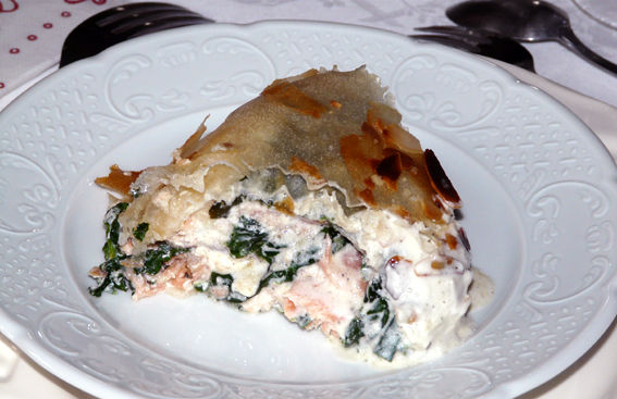 Pastilla_de_saumon_frais_aux__pinards_et_amandes