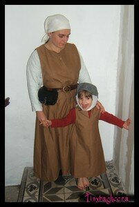 robe et surcot XIIIème 21844092_p