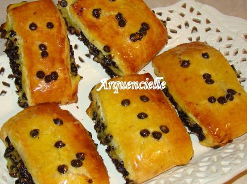 Brioches suisses à la crème pâtissière,pépites de chocolat 45735108_m