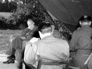 Eisenhower Jullouville 1944