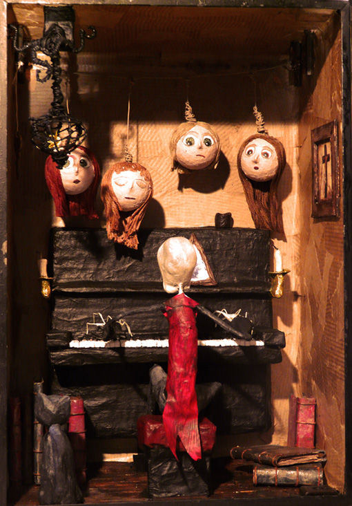 Personnages en papier mâché 50784463